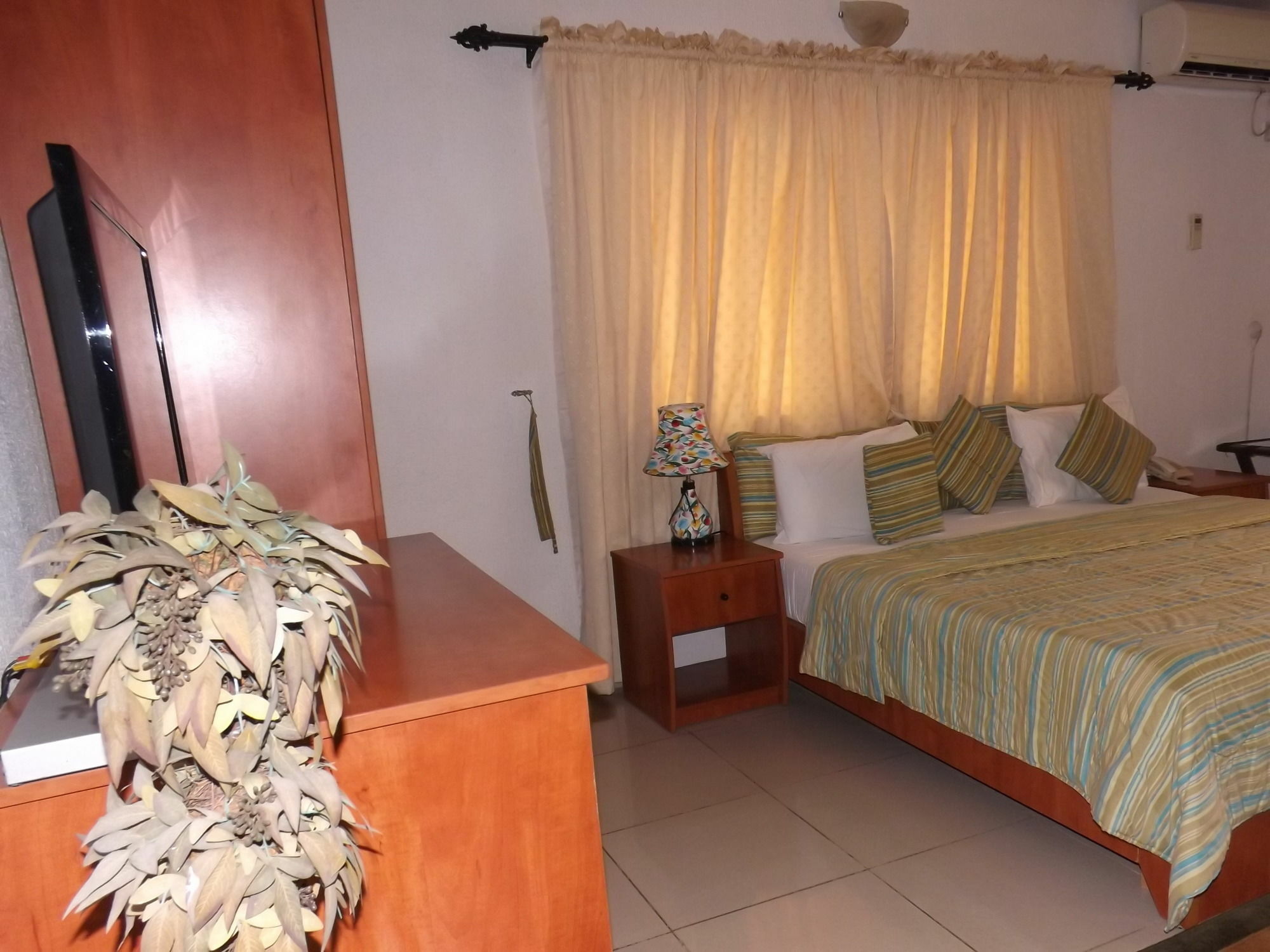 לגוס La Playa Suites מראה חיצוני תמונה